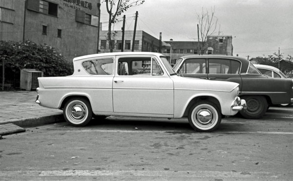 (02-4b)(074-09) 1959-67 Ford Anglia(105E) 2dr Saloon.jpg